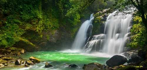 Costa Rica Nauyaca waterfalls