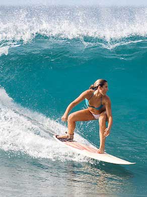 surfer-girl-dominical