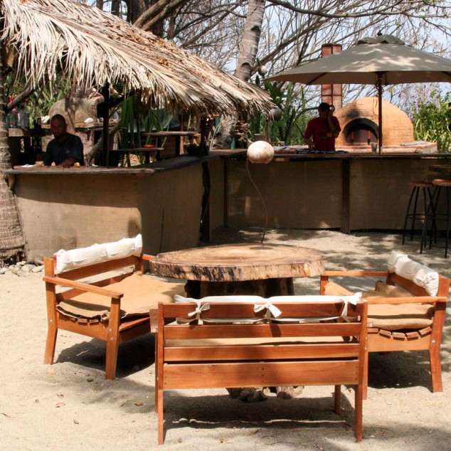 playa-de-los-artistas-pizza-oven-and-bar