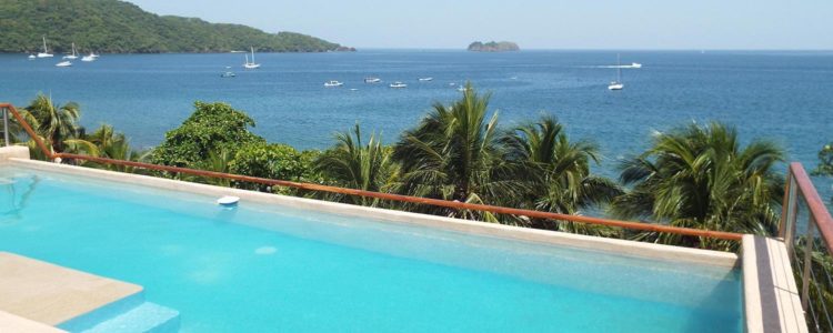 la_gaviota_pool