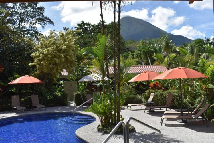 hotel roca negra del arenal