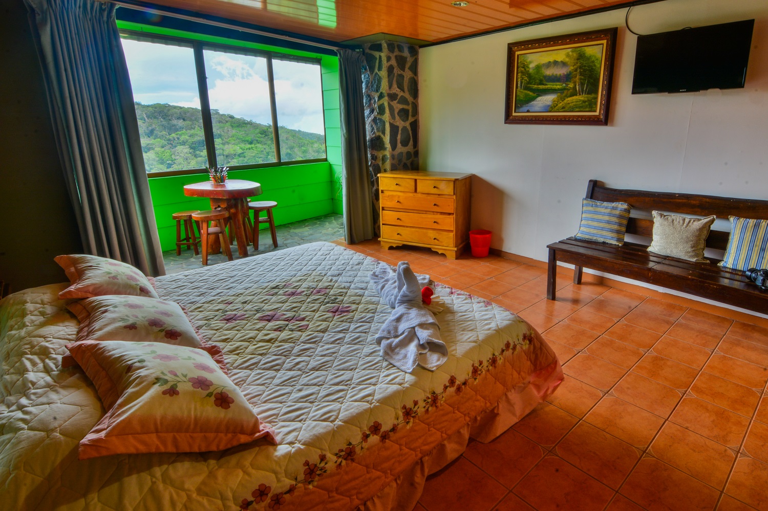 DELUXE PRIVATE BATHROOM